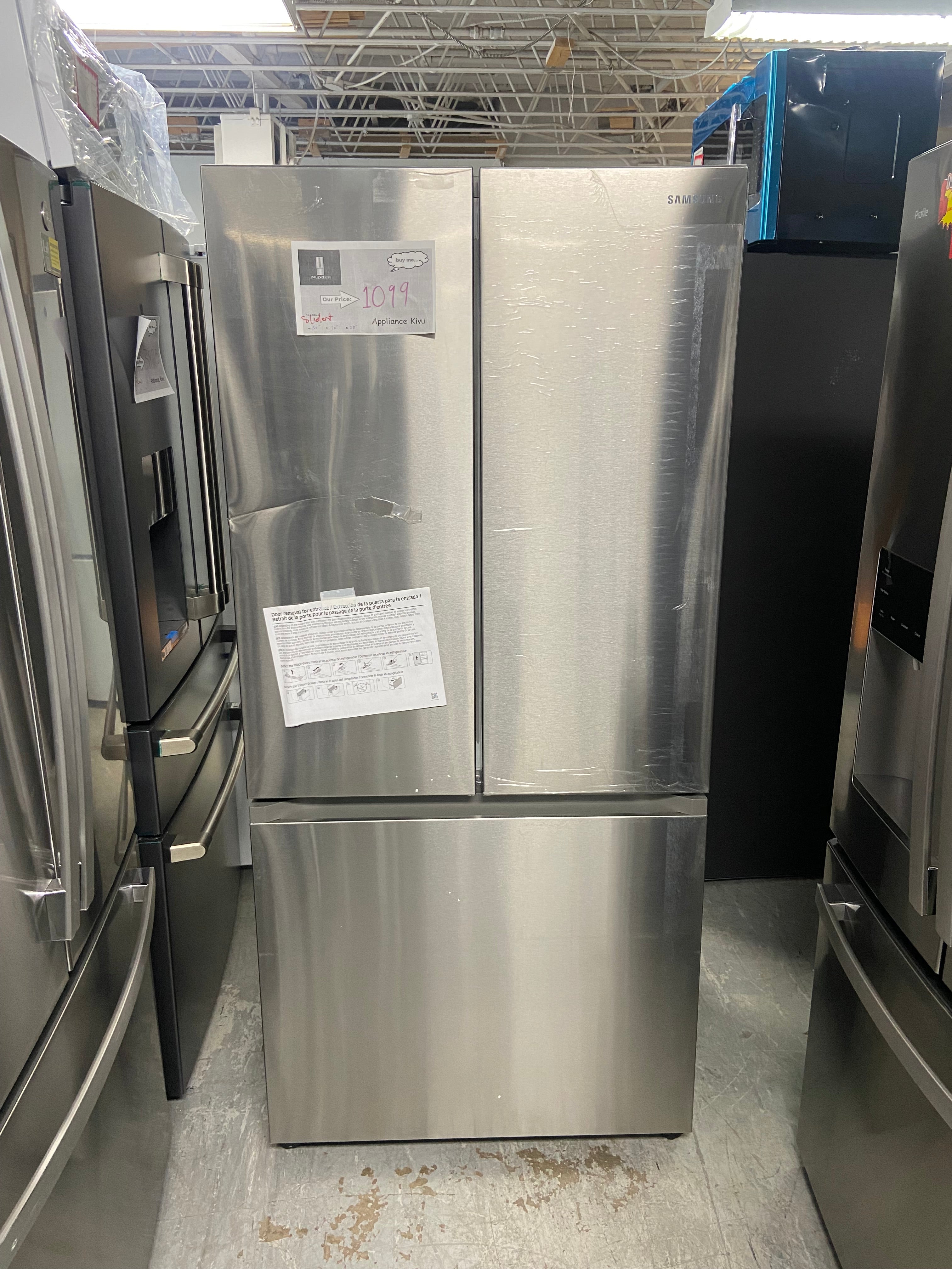 Stainless 32” counter depth Samsung fridge French door “scratch and dent”RF18A5101SR/AA