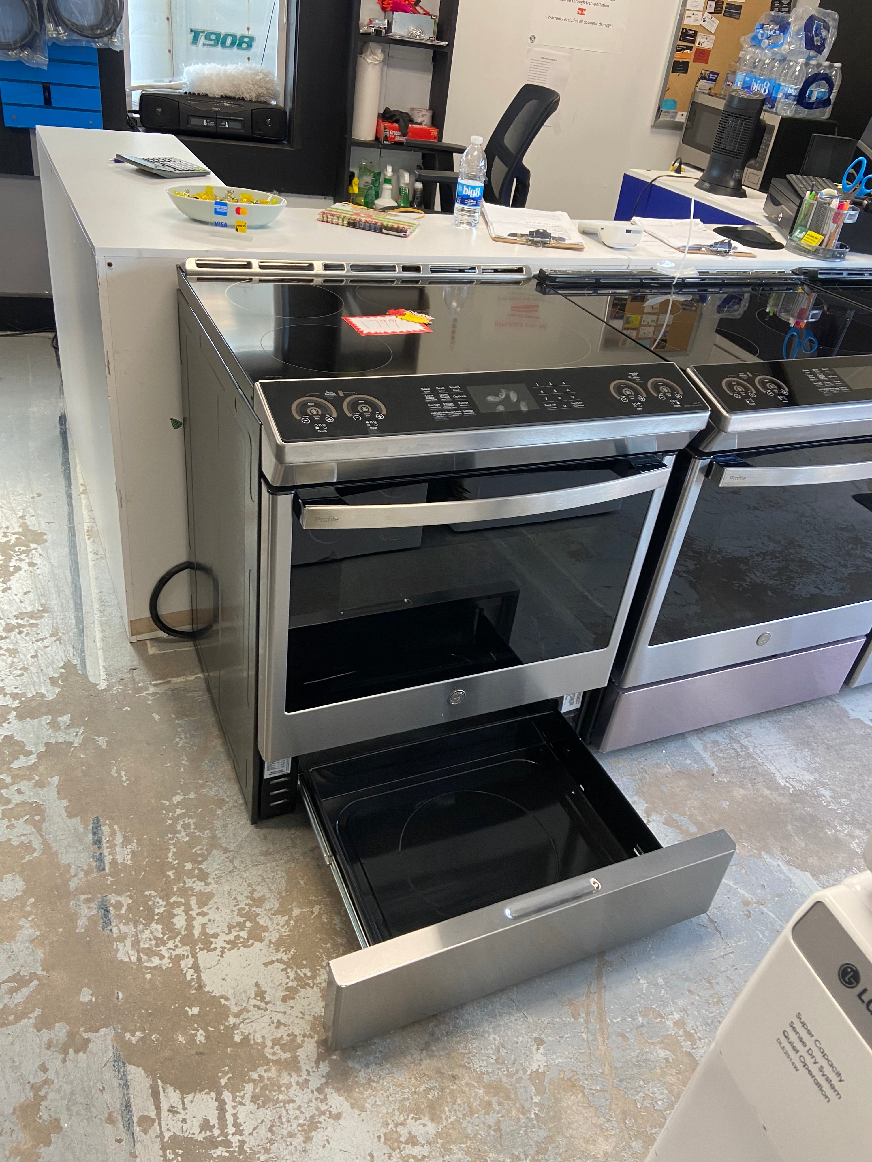 GE Profile Induction Range, 5.3 cu. ft. Capacity, 30 inch Exterior Width, True Convection, 5 Burners, Storage Drawer, Yes, Self Clean, 3,700 W Highest Element, Stainless Steel colour True European Convection, Self Clean Racks, Temperature Probe