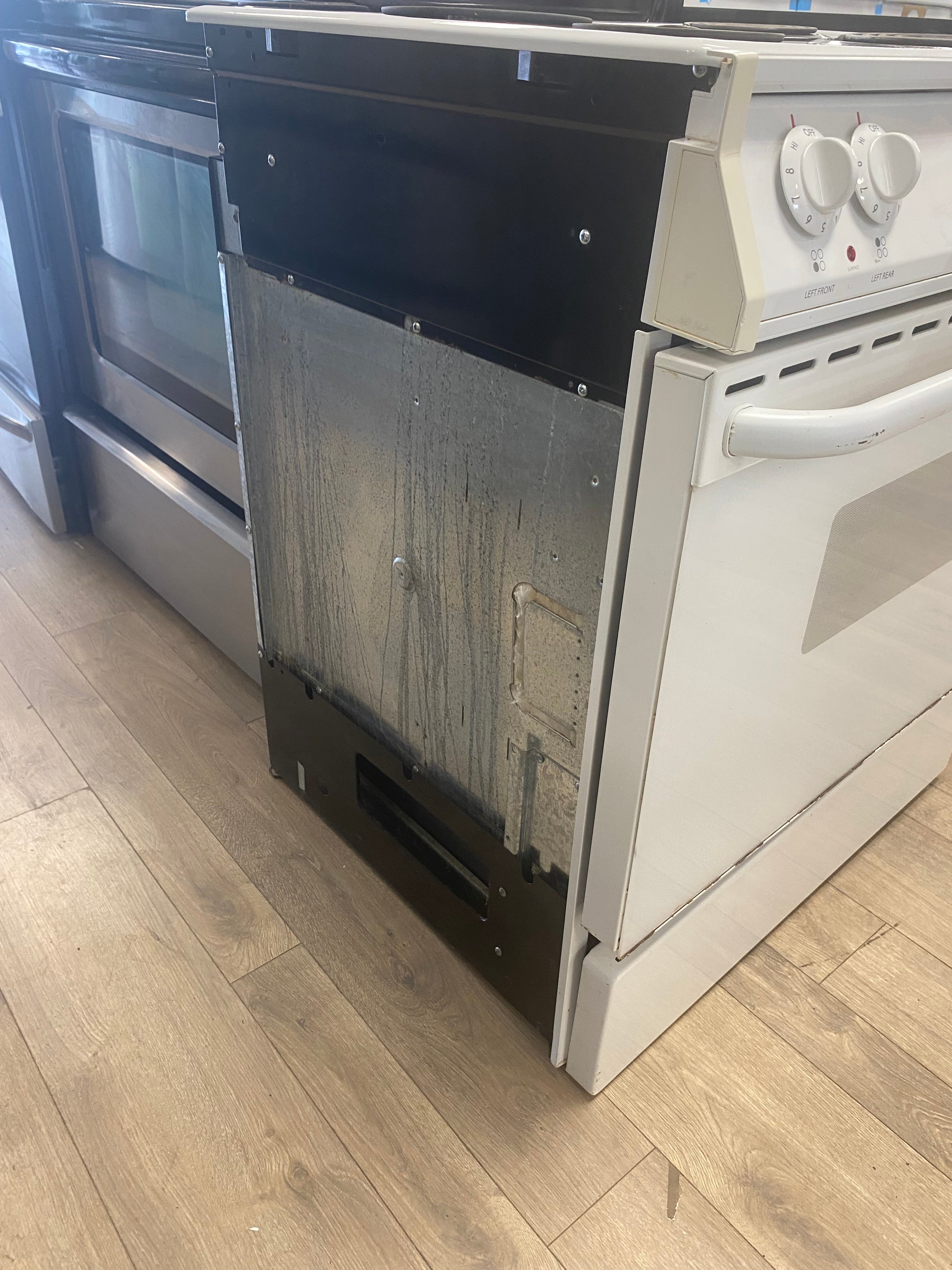 White 31” Frigidaire coil top slide in stove "refurbished"