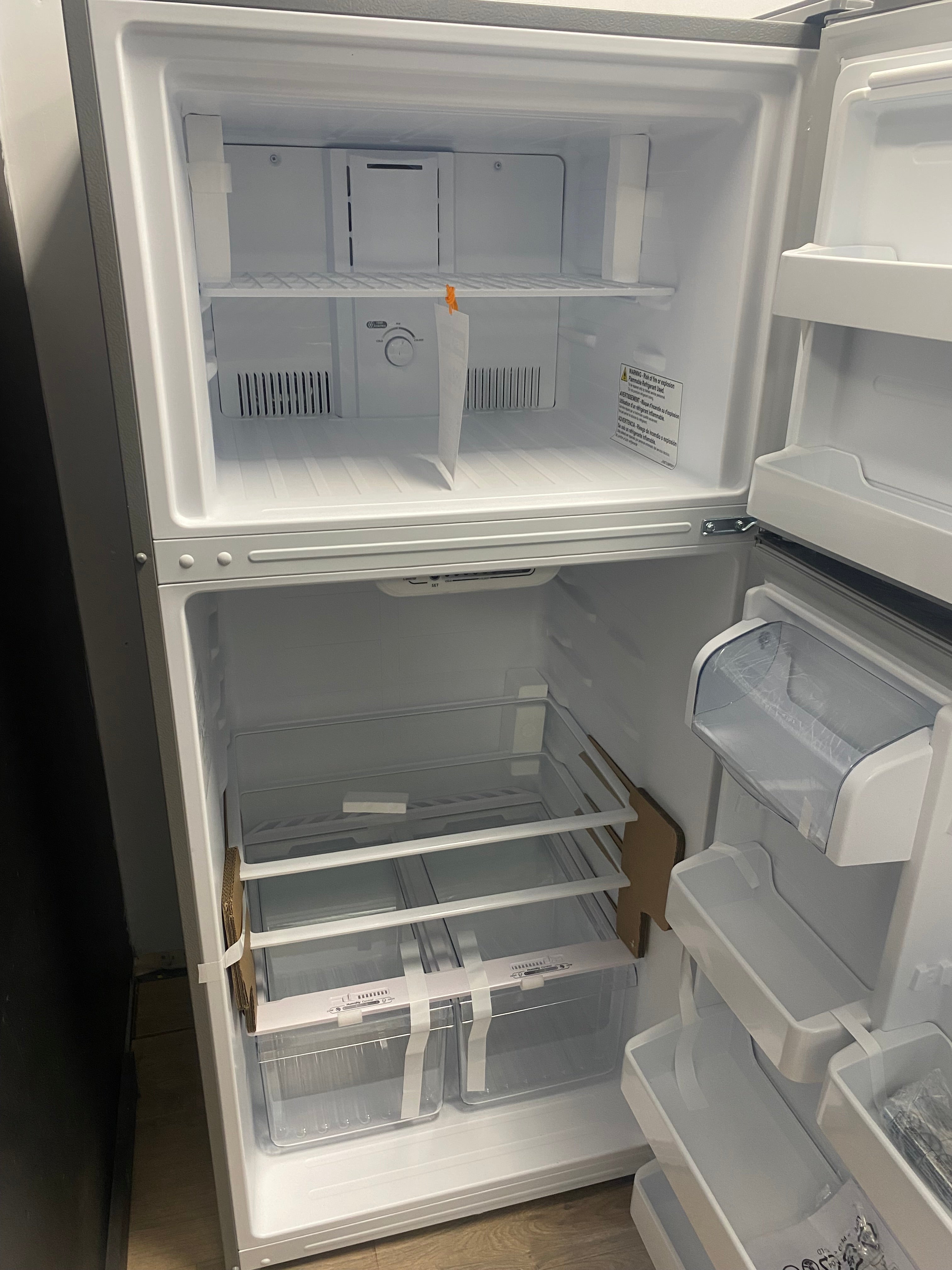 30" Moffat 18 cu.ft. Top Freezer Refrigerator Stainless Steel MTE18GSKSS "New"