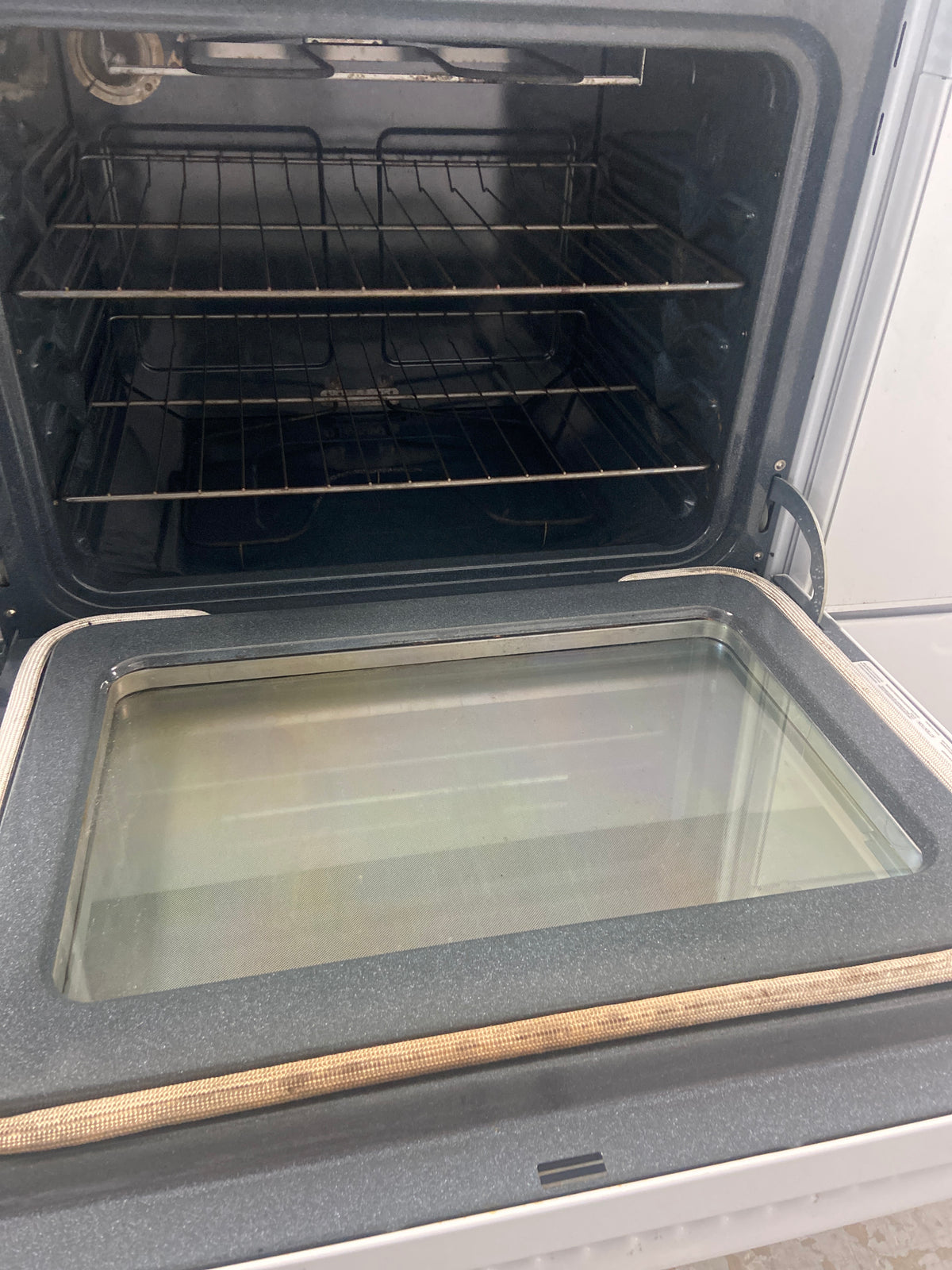 GE white coil top stove, JCBP25D P2WW, “Refurbished”, 3 Months Warranty