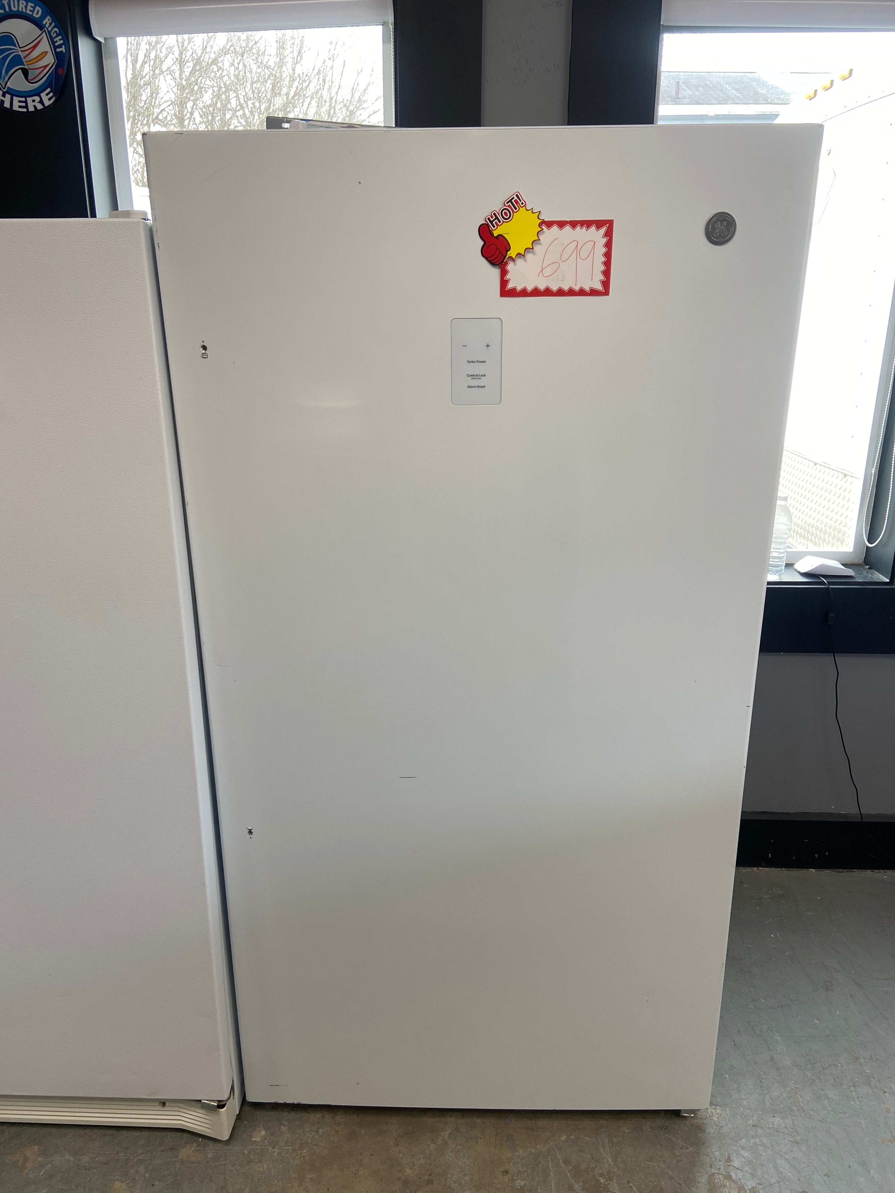 GE 17 Cu. Ft. Upright Freezer - White (FUF17SMRFWW)