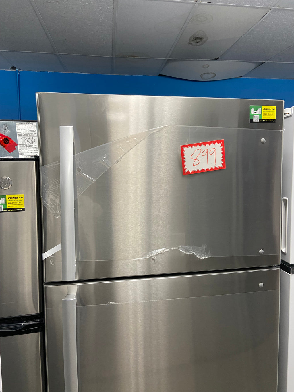 Moffat MTE18GSKDSS Top Freezer Refrigerator, 30 inch Width, 18.02 cu. ft. Capacity, ENERGY STAR Certified, Stainless Steel colour