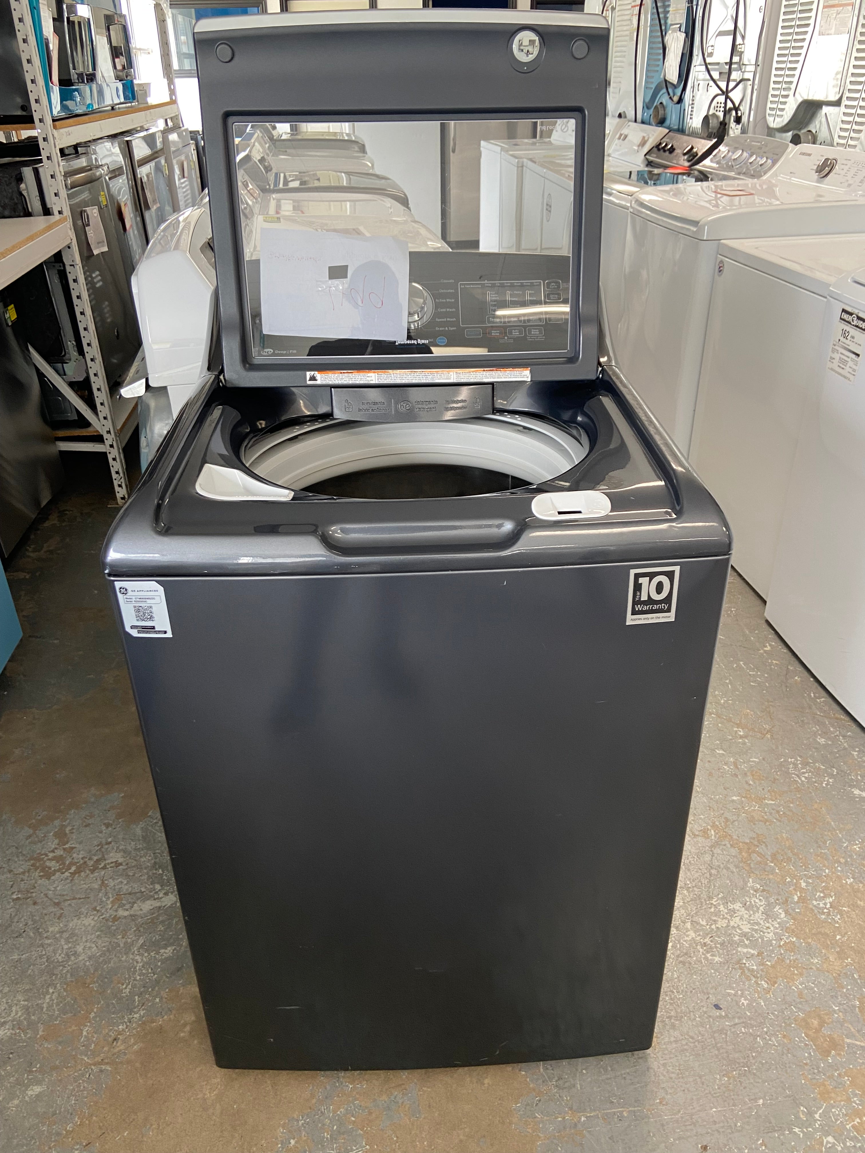 Black GE GTW680BMR2DG Top Load Washer (Refurbished)