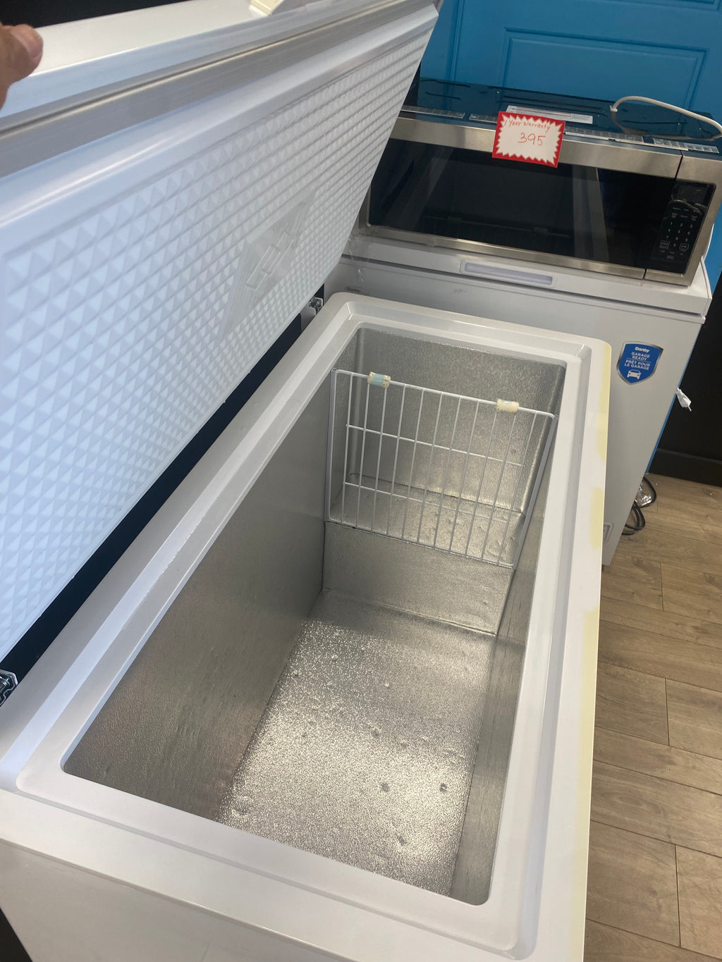 frost free 49” Wide Danby Designer 10.2 CUFT Chest Freezer DCFM289WDD "REFURBISHED"