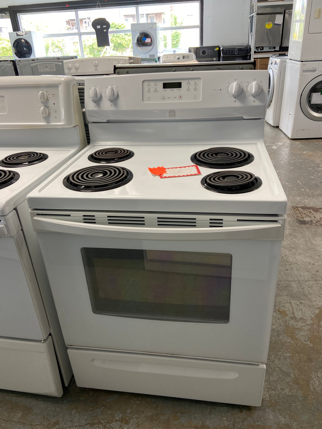 White 30” Kenmore 970C503520 Coil Top Stove (Refurbished)