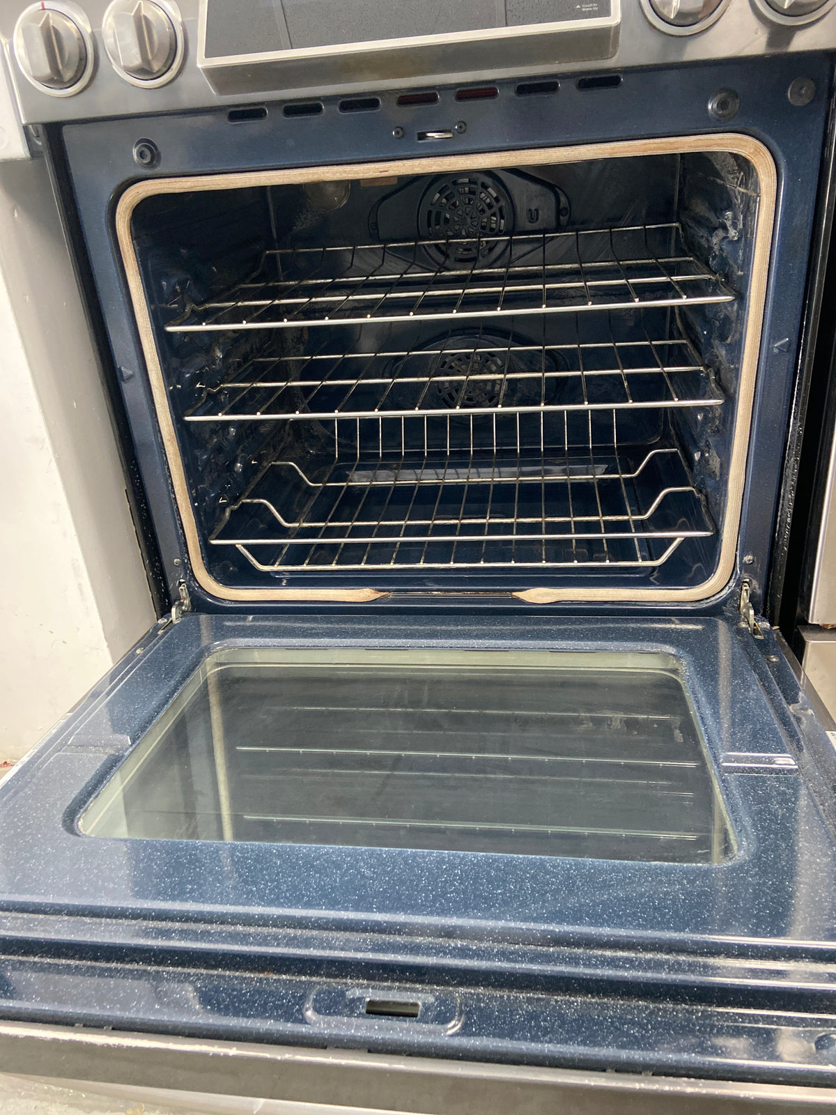 Samsung slide in stove, NE58K9500SG/AC, “refurbished”, 6 Months warranty