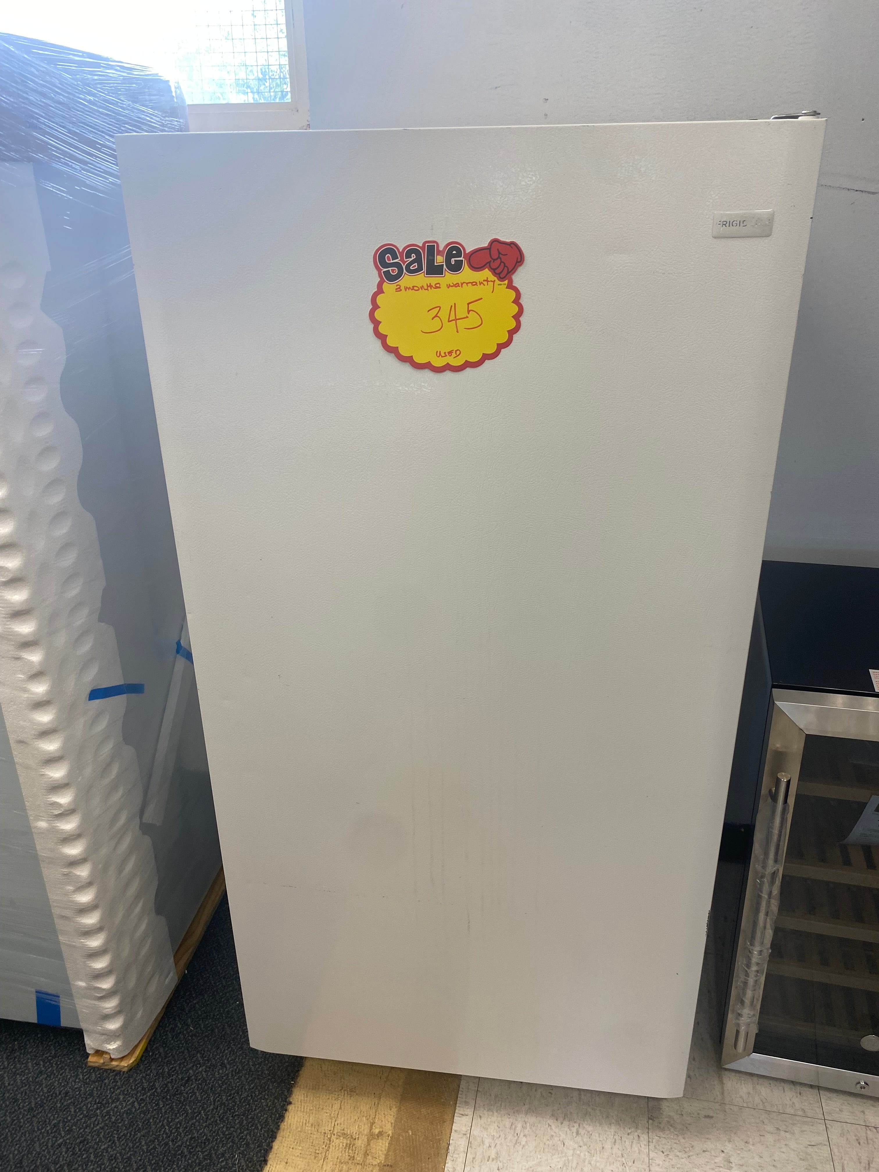 30” Frigidaire Upright/Stand Up freezer, White "Refurbished"