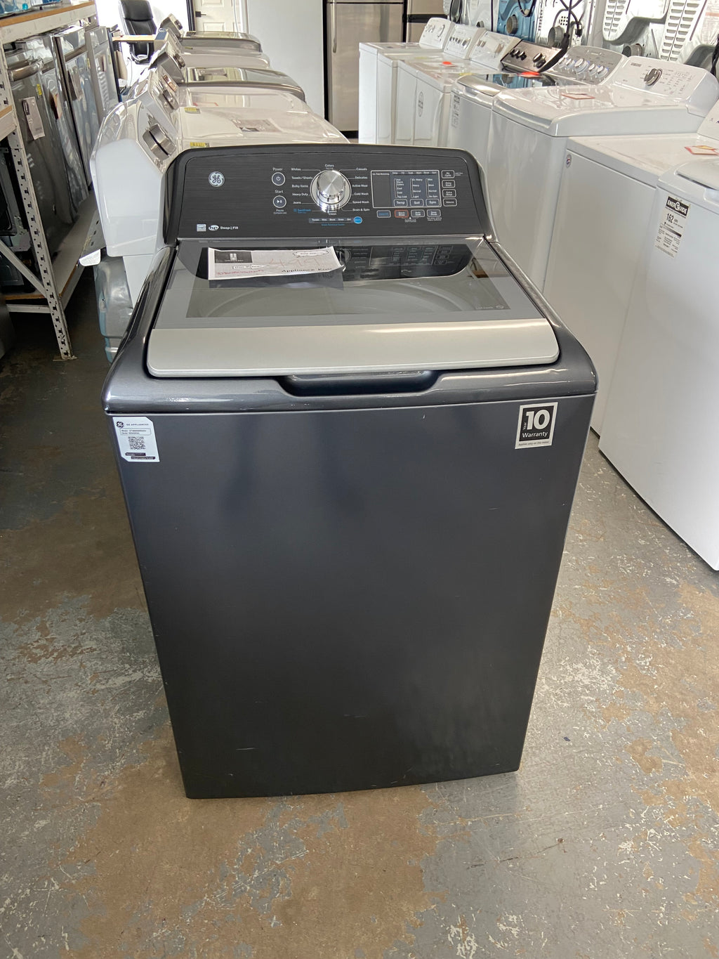 Black GE GTW680BMR2DG Top Load Washer (Refurbished)