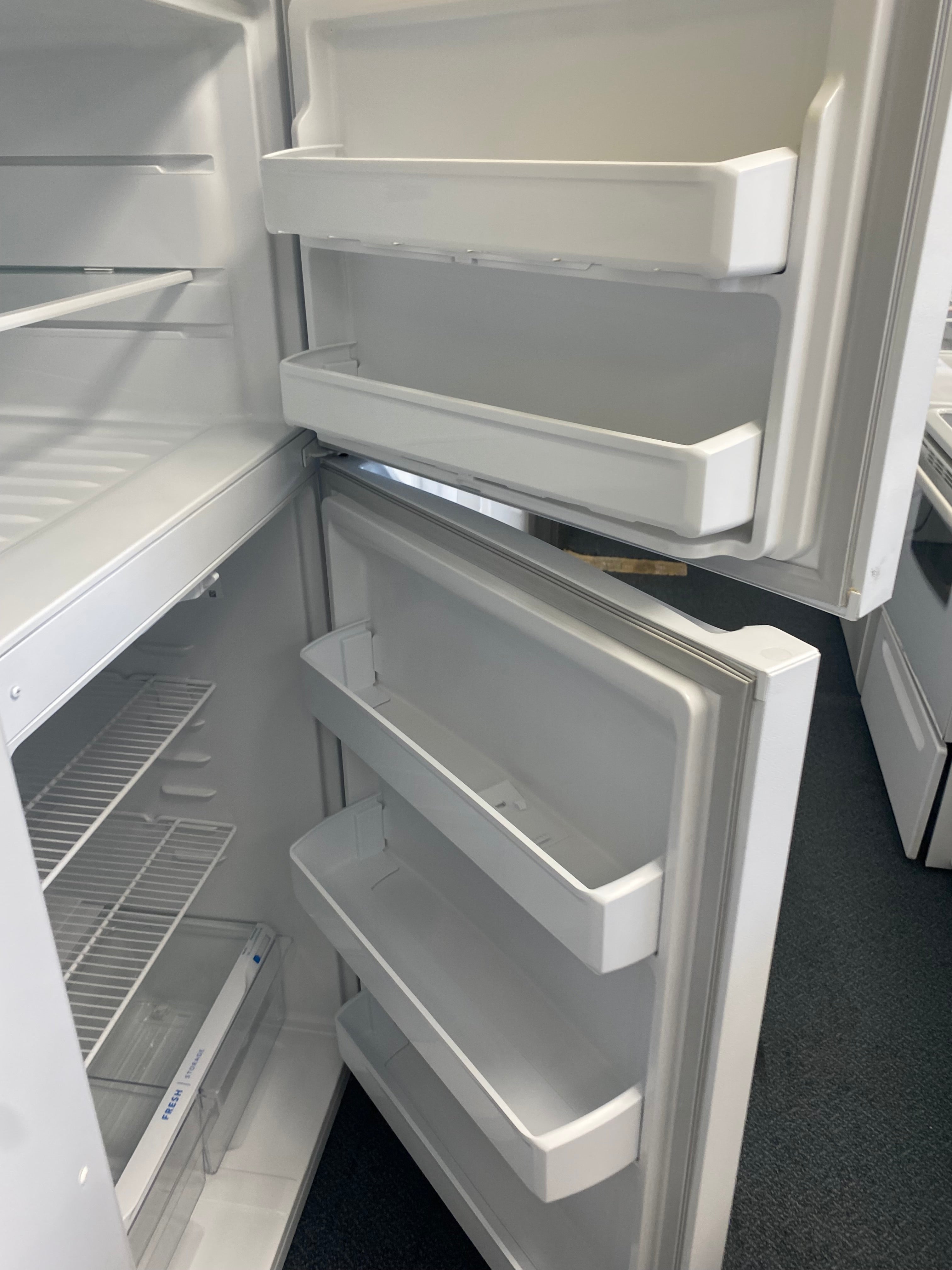 30” Frigidaire white refrigerator top mount freezer FFTR1814WW2 "refurbished"