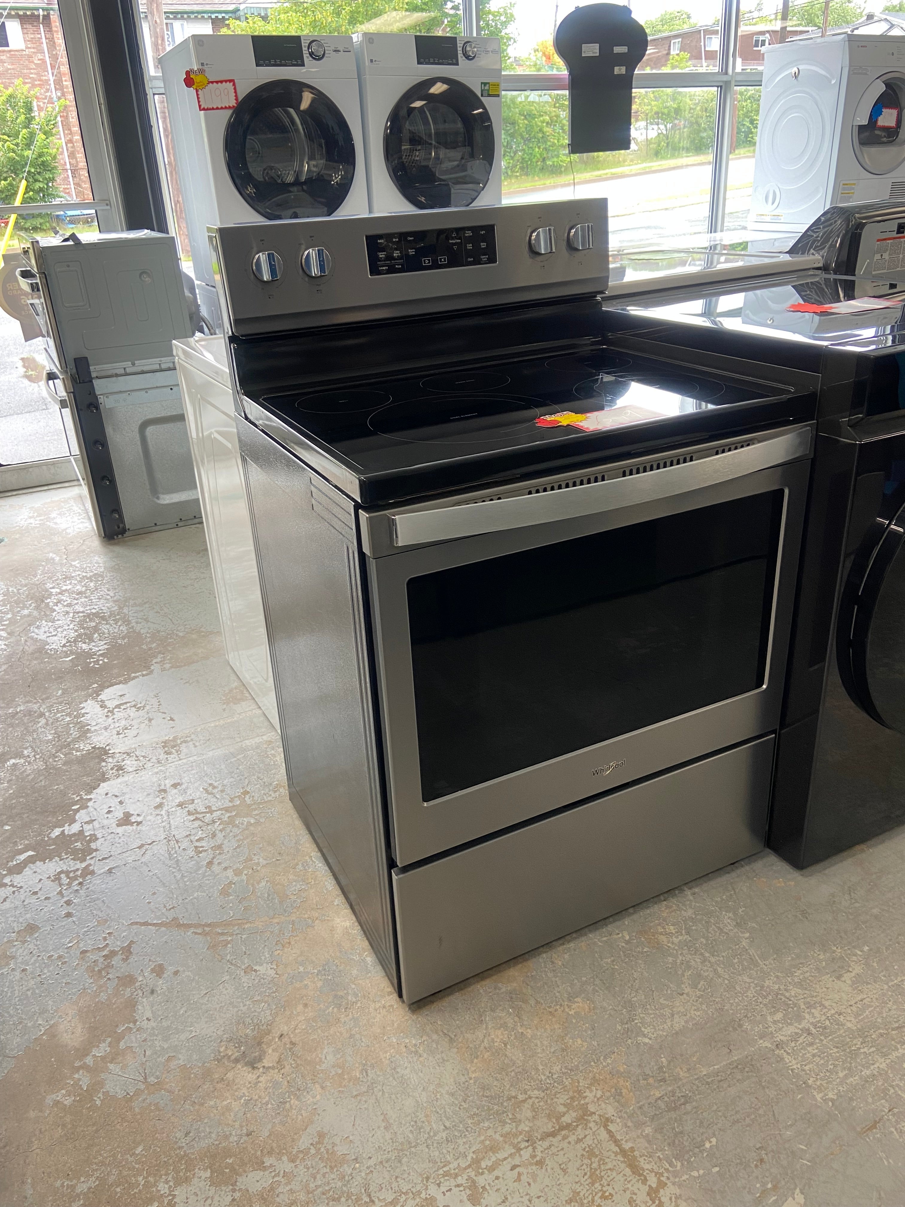 Stainless 30” Whirlpool YWFE550S0HZ1 Glass Top Stove (Refurbished)