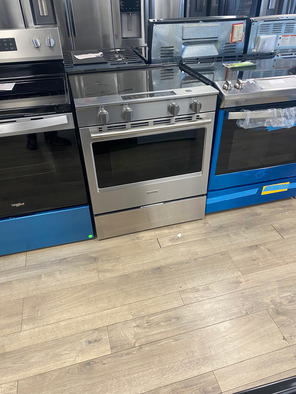 30 inch Stainless steel Maytag YMSES7030SZ Electric Range, 5.3 cu. ft. Capacity, with Air Fry "Fingerprint resistant"