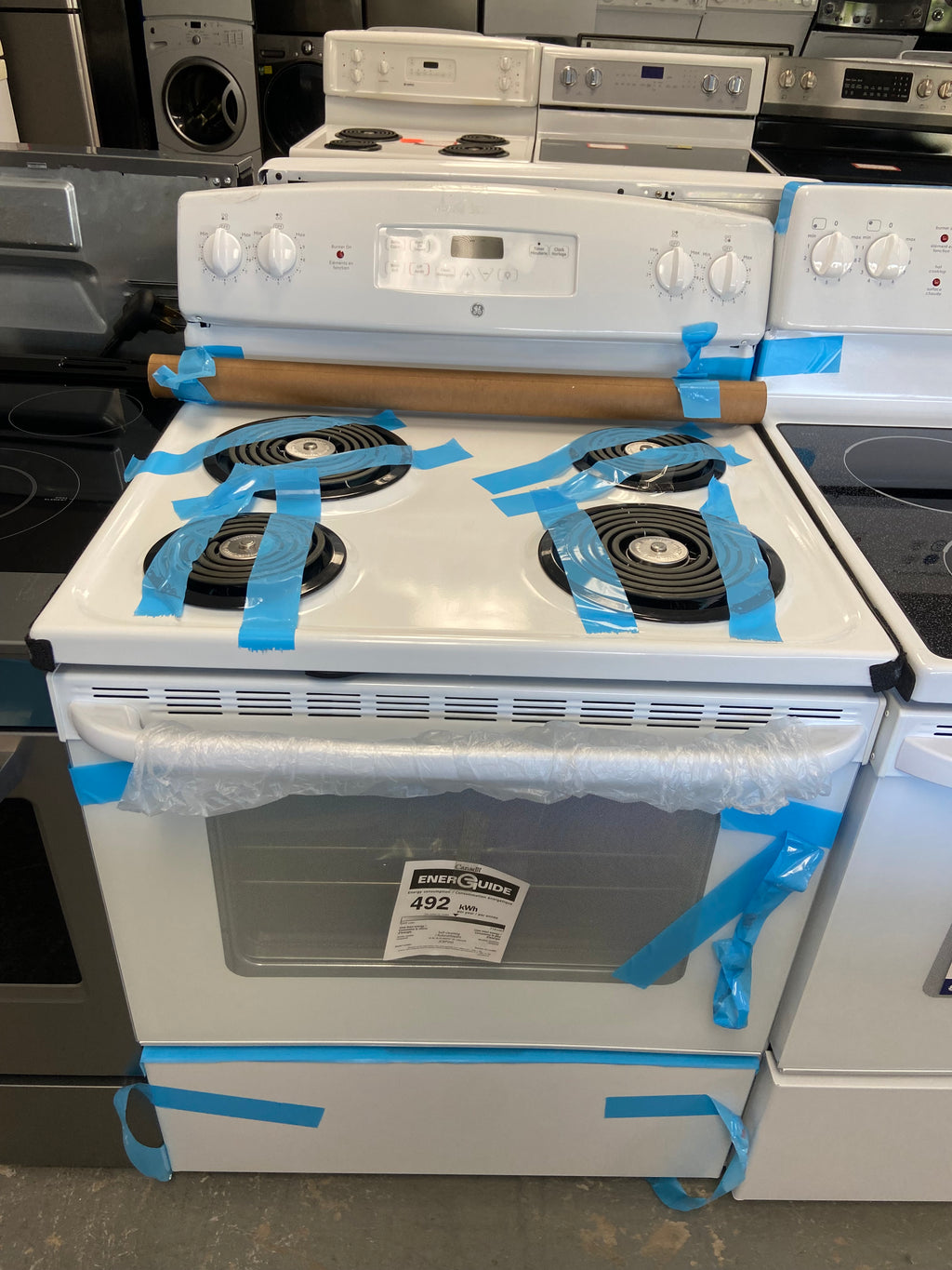 GE JCBP240DM5WW Electric Range, 5 cu. ft. Capacity, 30 inch Exterior Width, 4 Burners, Storage Drawer, Self Clean, 2,400 W Highest Element, White colour