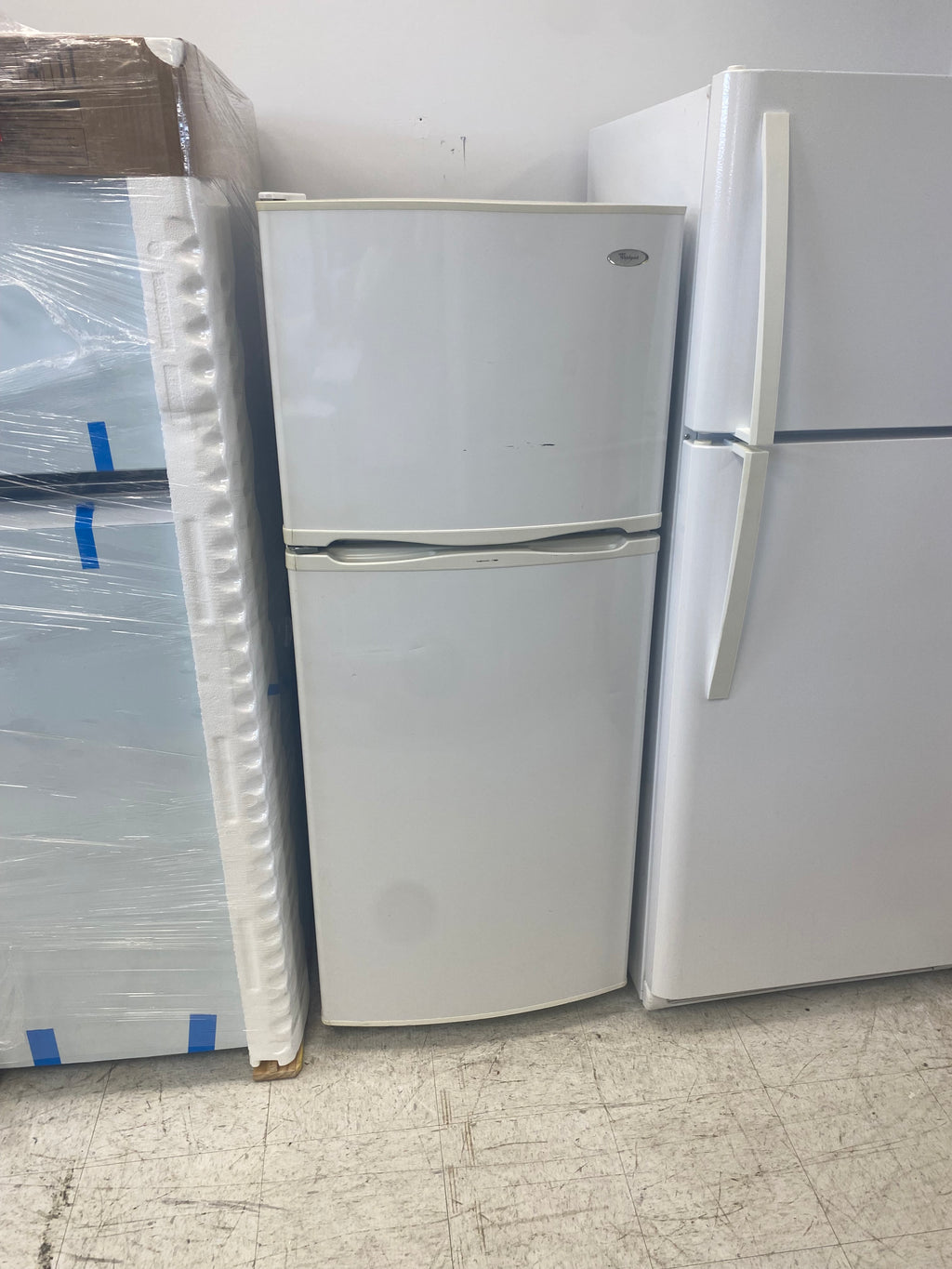 Whirlpool 24” fridge