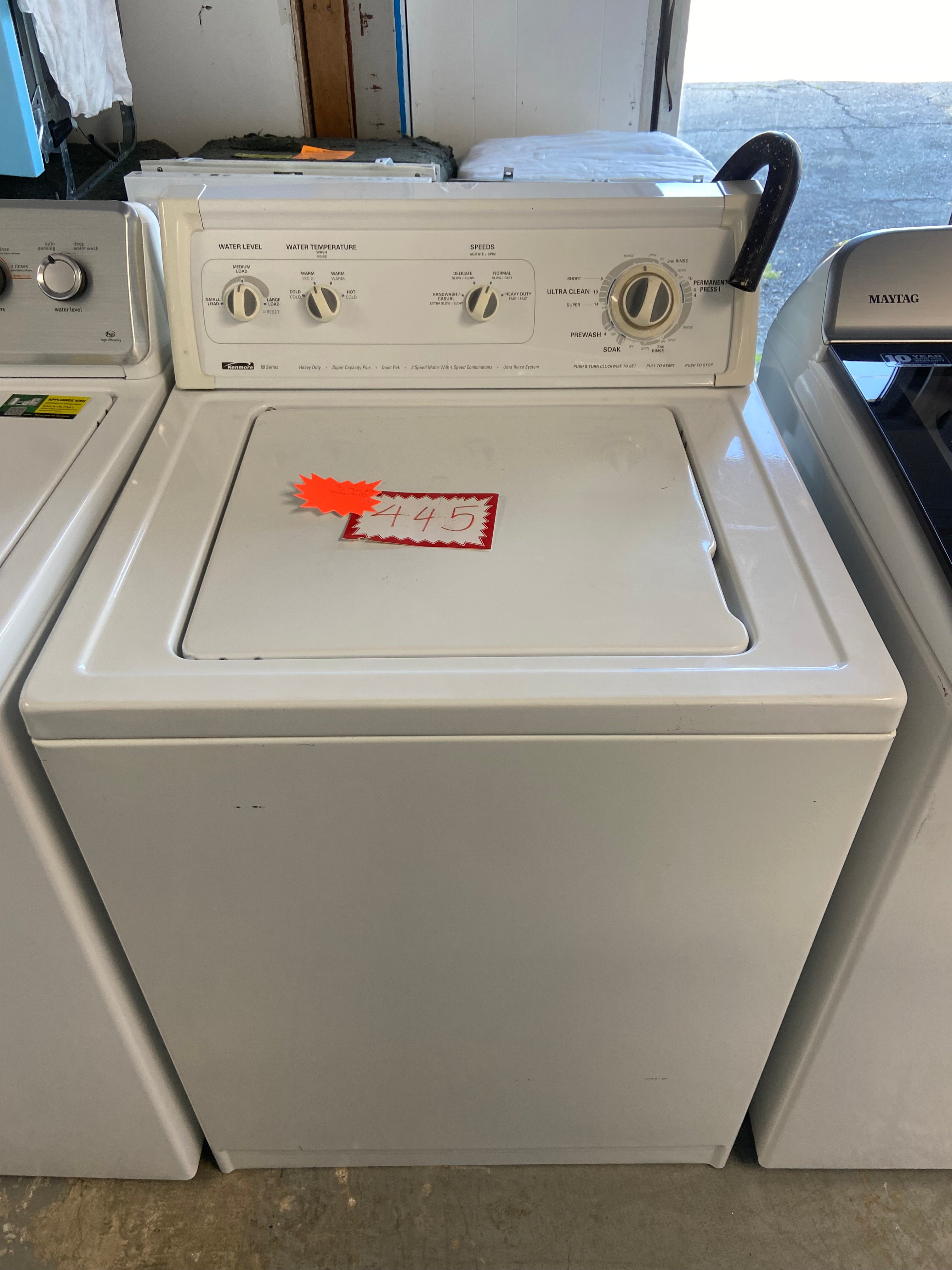 White 27” Width Kenmore Top Load Washer with an Agitator, comes with a 120v plug