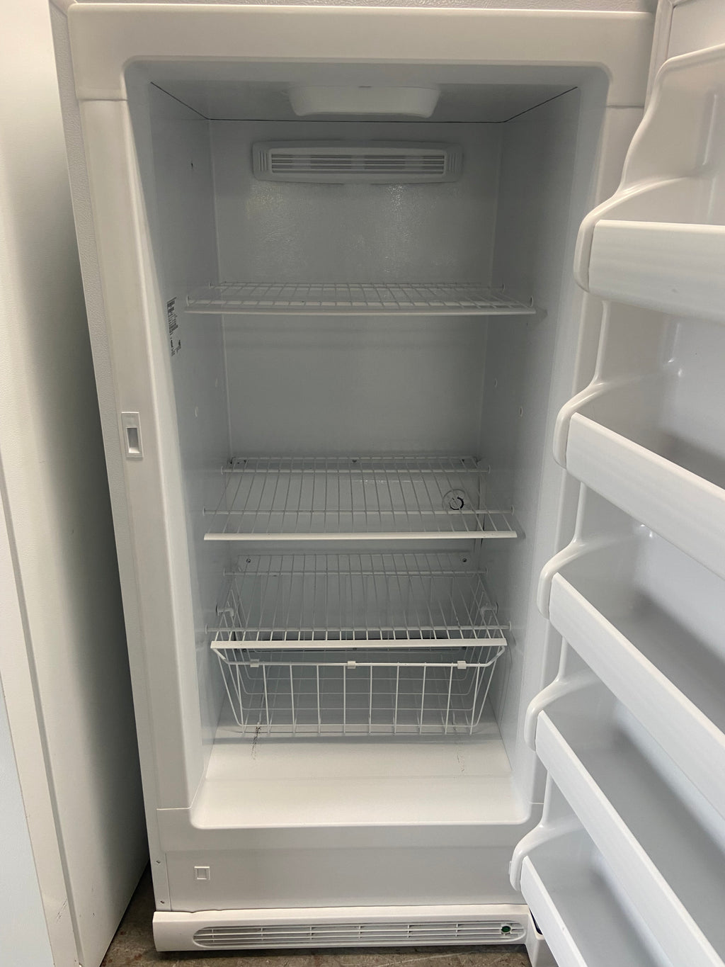 White 14cu. ft. Kenmore 253.22442412 Upright Freezer (Refurbished)