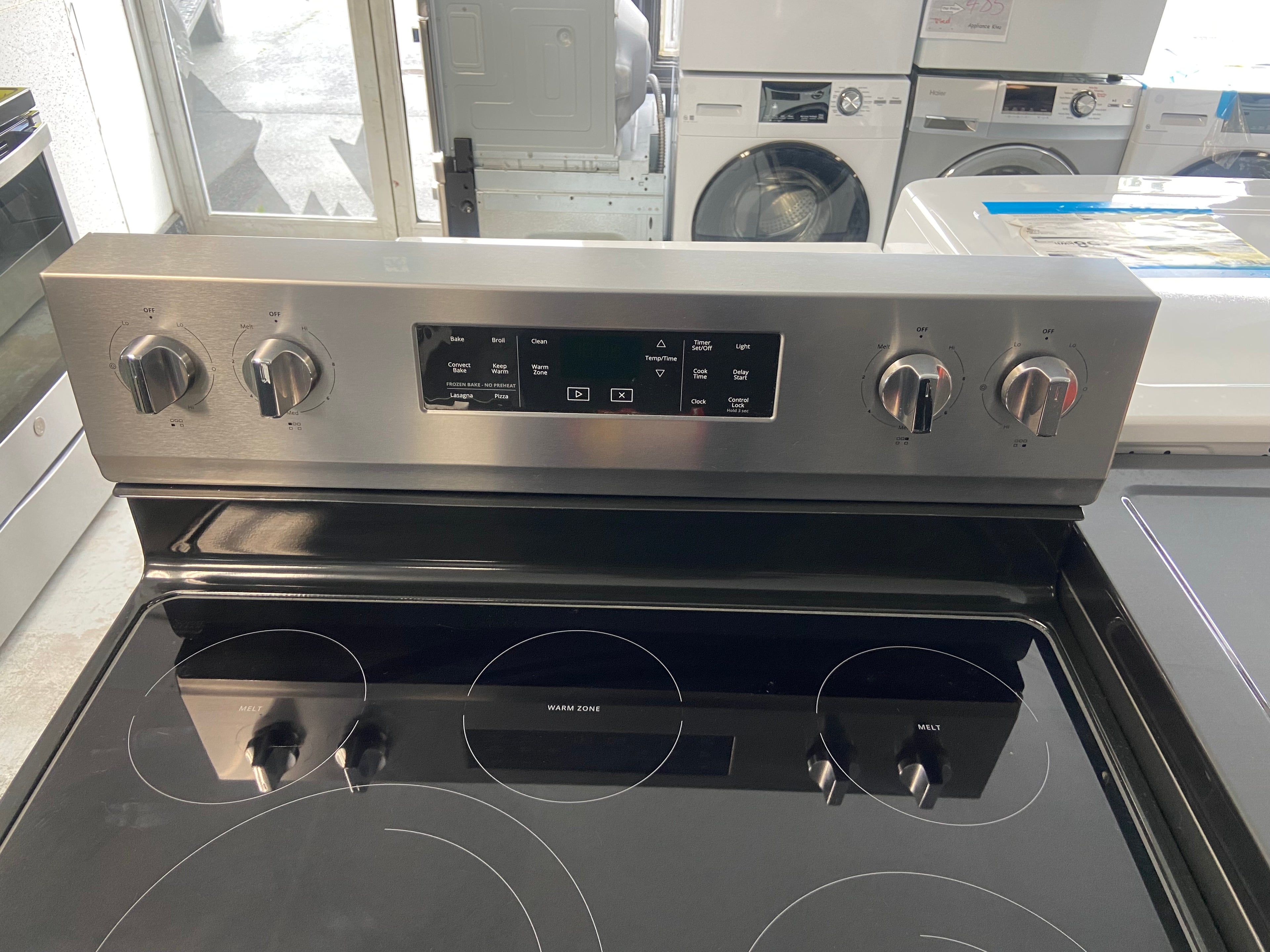 Stainless 30” Whirlpool YWFE550S0HZ1 Glass Top Stove (Refurbished)