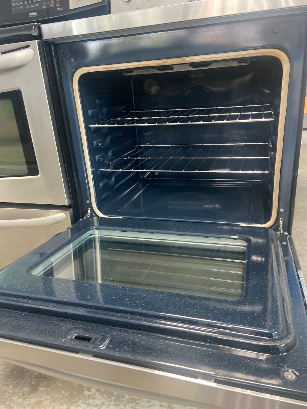 Samsung Stainless stove, NE59K3310SS/AC,  “Refurbished”, 3 Months warranty