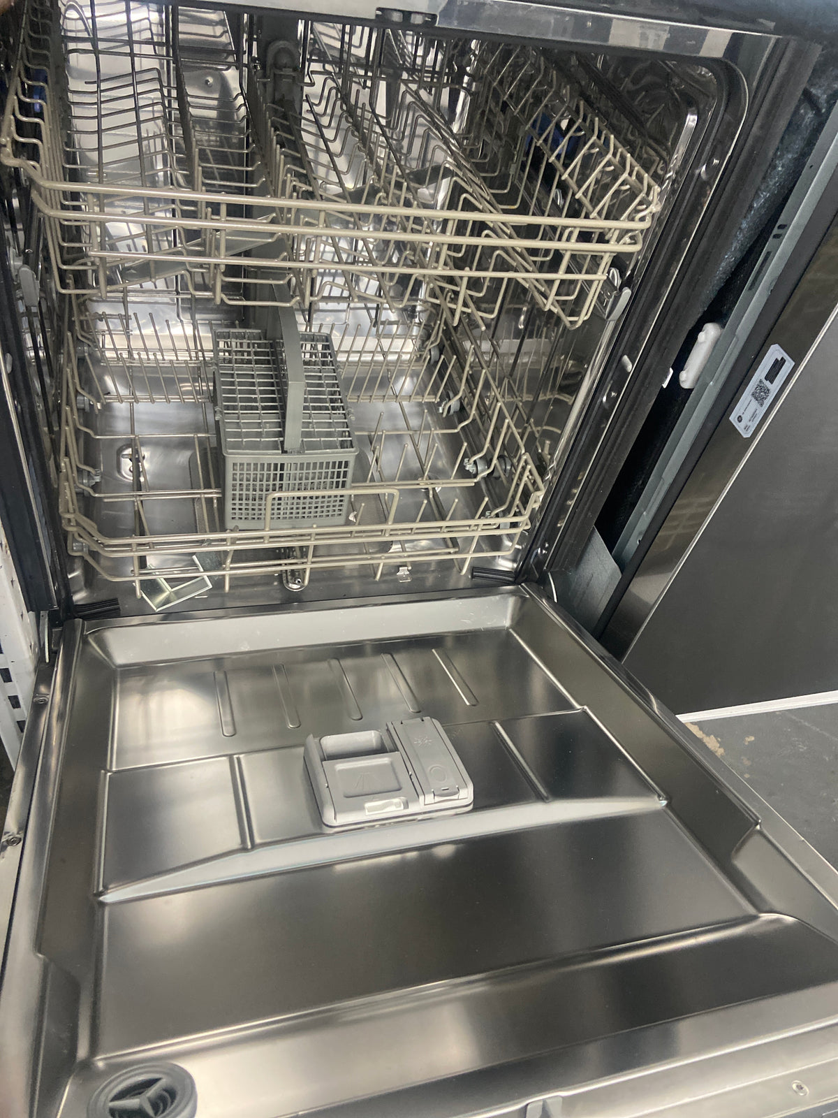 GE stainless dishwasher, “Refurbished”, 3 Months Warranty