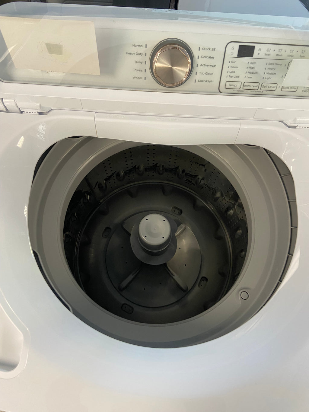 White 27” L2 Autosensing LT52N1BWWC Top Load Washer with an Agitator, comes with 120v plug