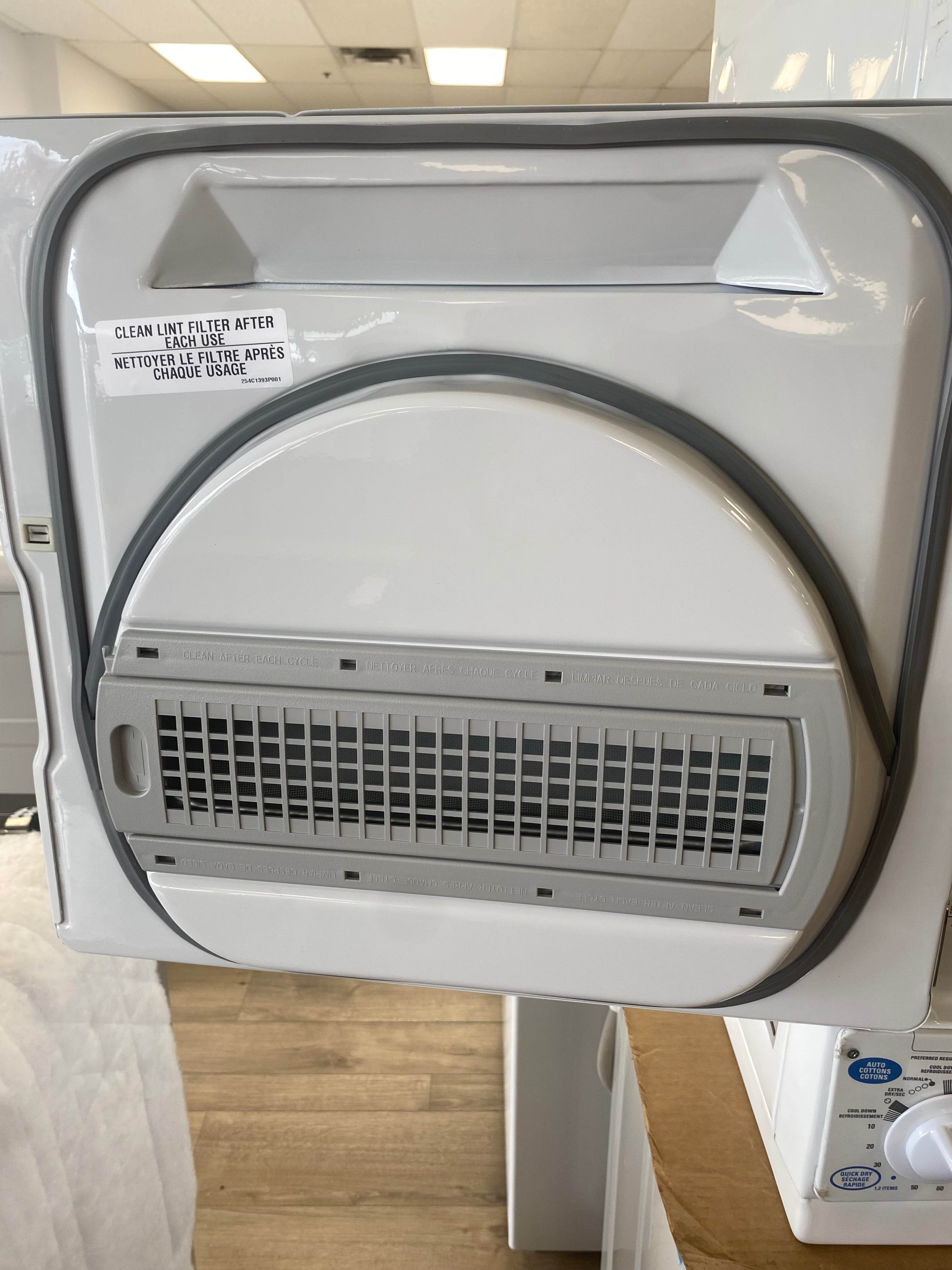 24 Inch GE 3.6 cu. ft. Electric Compact Dryer White wheelchair accessible  PCKS443EBWW "Open box"