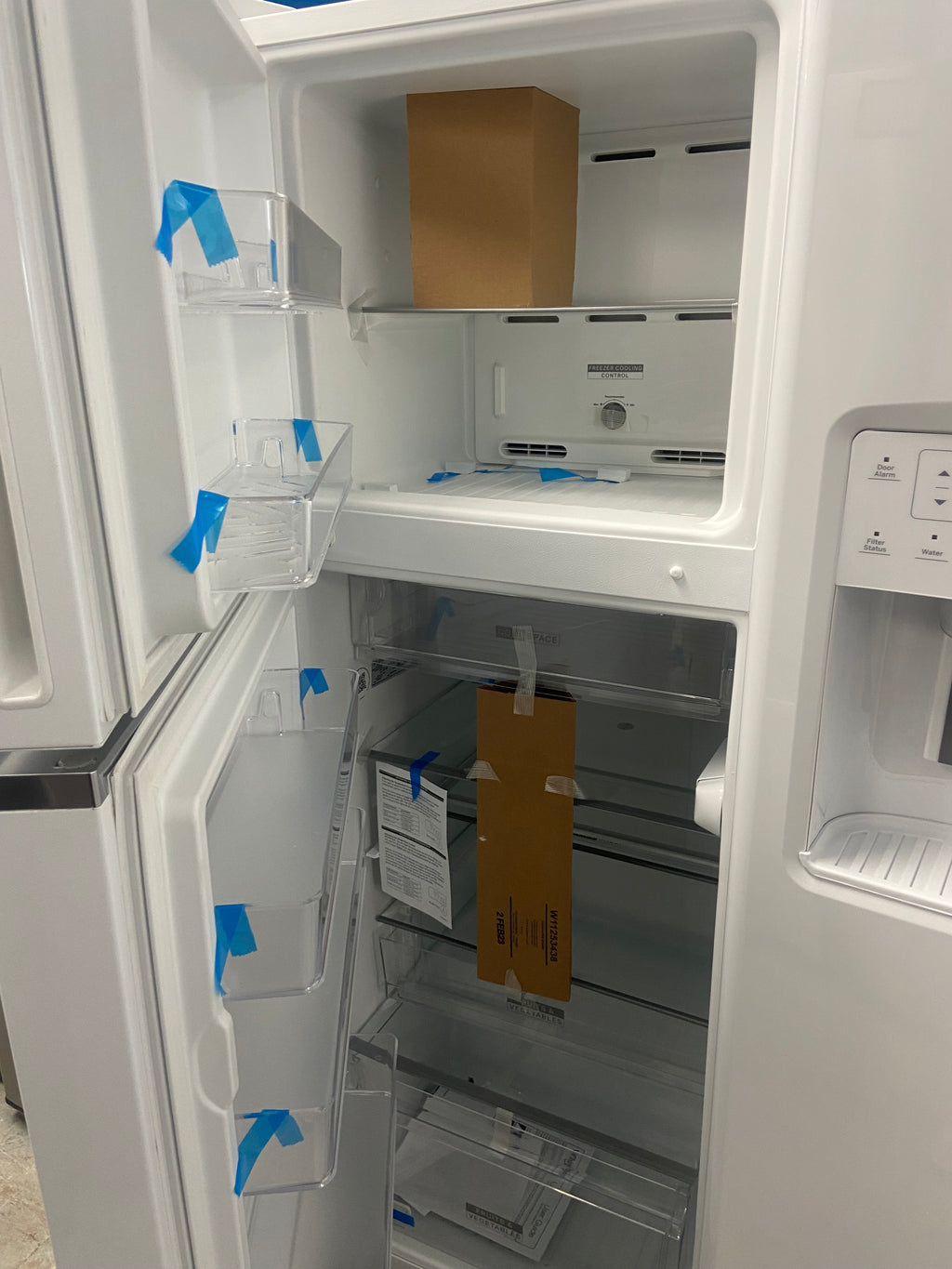 Whirlpool apartment size (24”) New fridge