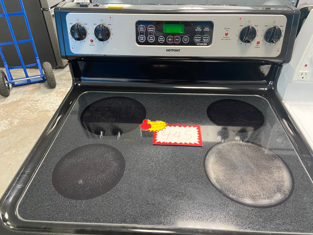 Black 30” Hotpoint RCB790SJ2SA Glass Top Stove (Refurbished)