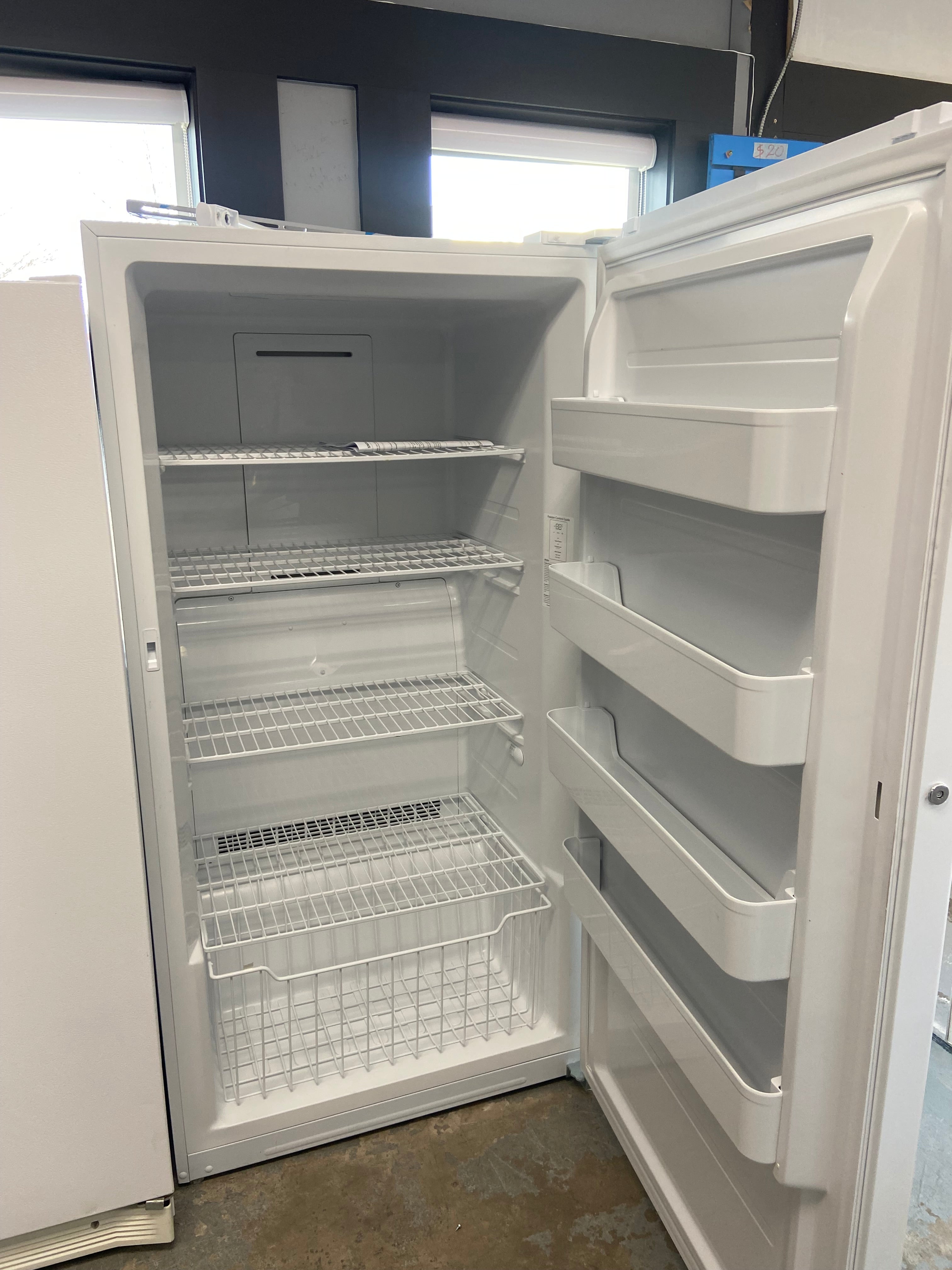 GE FUF17SMRFWW Upright Freezer, 33 inch Width, 17.3 cu. ft. Capacity, Frost Free, Interior Light (Freezer)