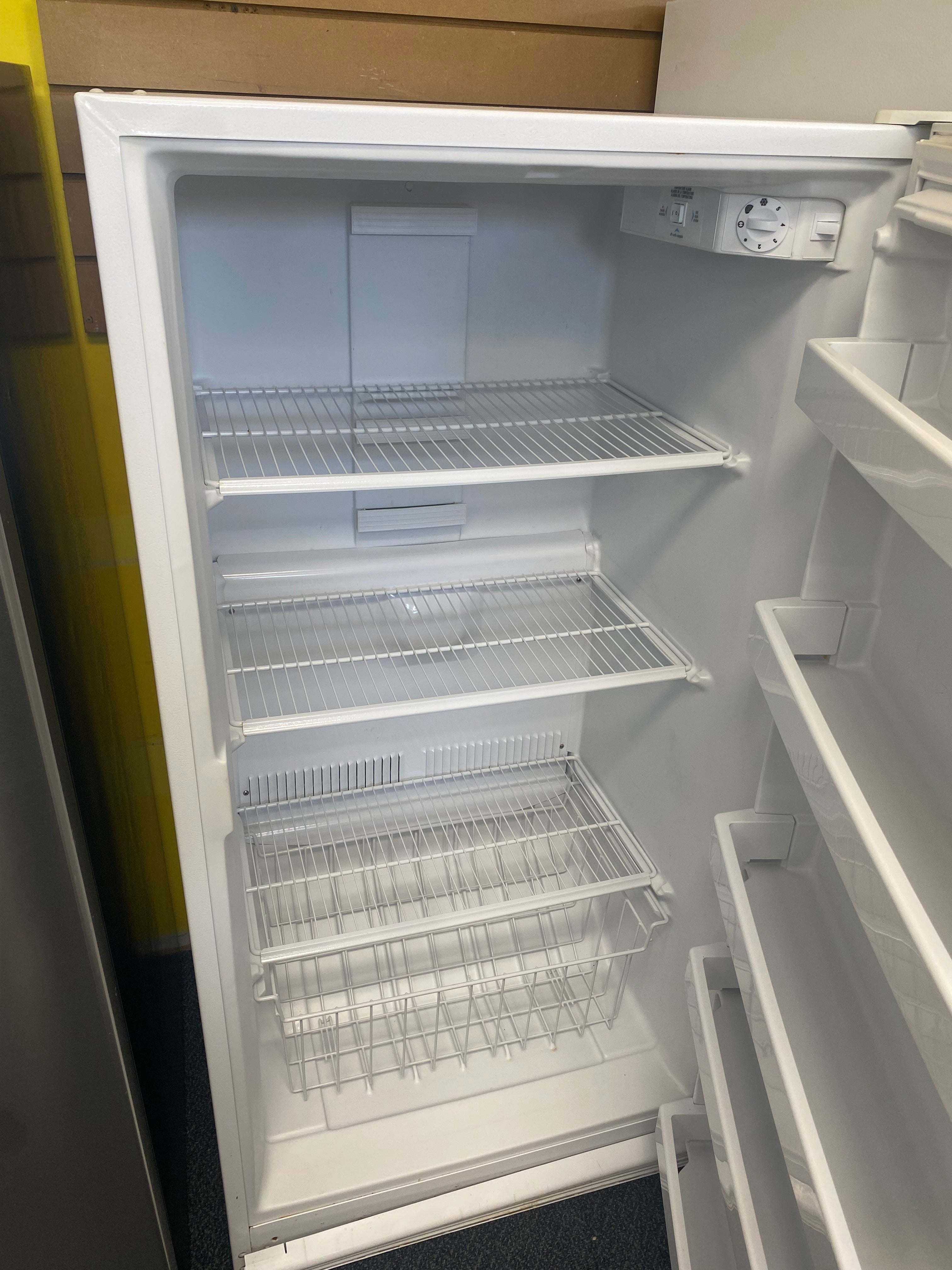 Whirlpool Upright/Stand up freezer